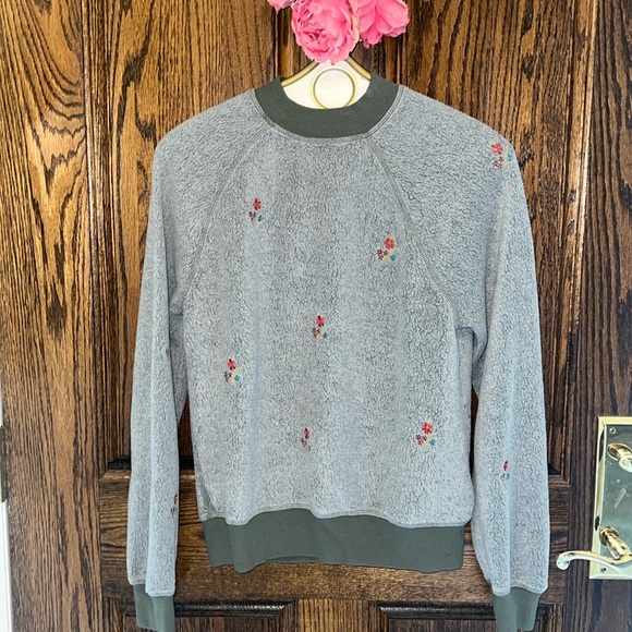 Anthropologie Top 🍒🍒 - Picture 3 of 15